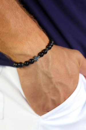 Pulseira em Pedra Hematita com Cruz e Onix ref. TK10.P1