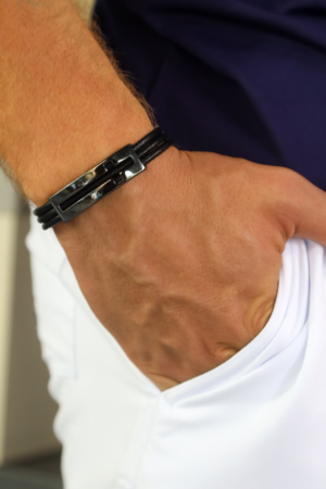 Pulseira em Couro com Cruz ref. TK66